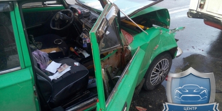 В Николаеве пьяный водитель “Жигулей” врезался в маршрутку