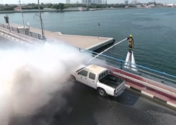 В Дубаи спасателей оснащают реактивными платформами