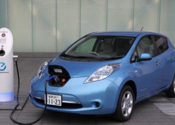 Не пешком. Парламентарии хотят пересесть на дорогие электрокары