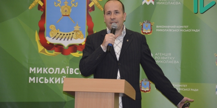 Сенкевич представил свою команду и отчитался о годе работы в должности мэра Николаева