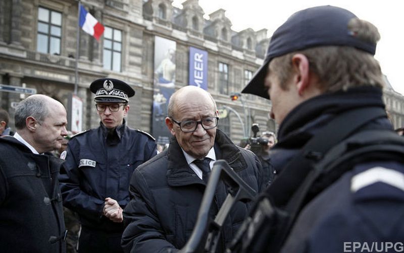 Франция решила уберечься от кибератак, – министр обороны 1