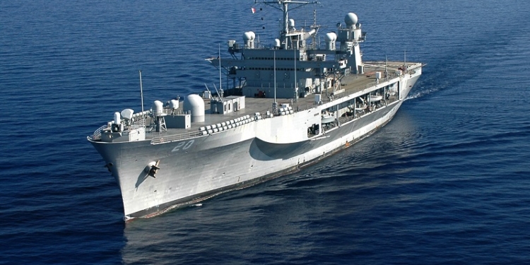 Испанский и канадский фрегаты вошли в Черное море