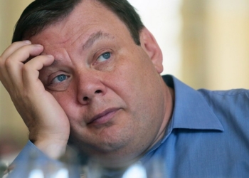 Испания подозревает российского миллиардера Фридмана в причастности к хакерским атакам на США
