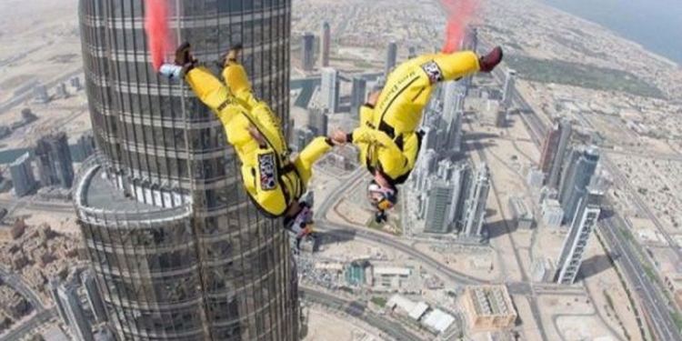Два француза прыгнули с самого высокого здания мира – Башни Бурдж-Халифа