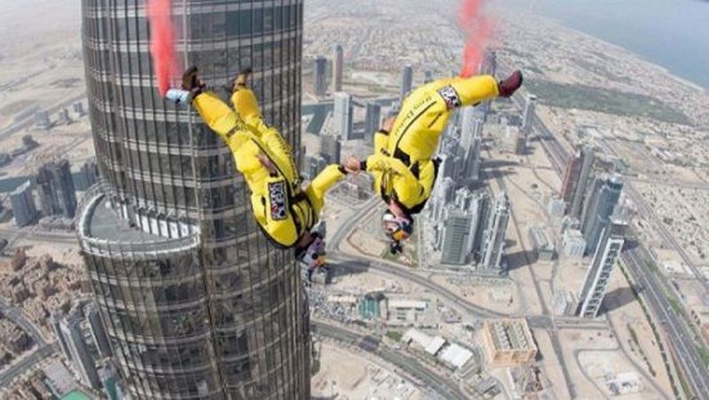 Два француза прыгнули с самого высокого здания мира - Башни Бурдж-Халифа 1