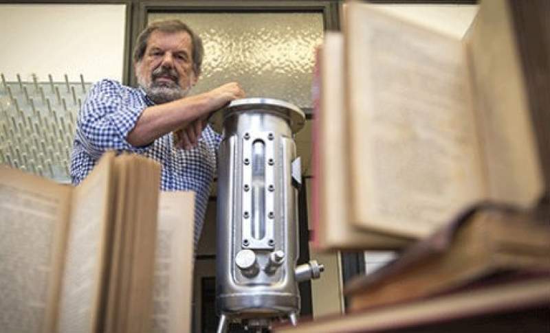В Австрии изобрели "стиральную машинку", которая может спасти 40 миллионов старинных книг 1