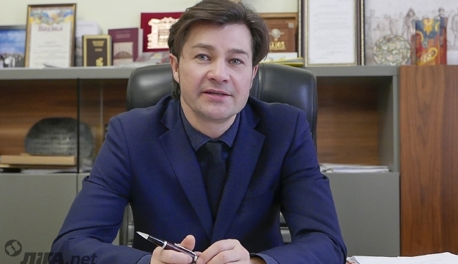 Декоммунизация коммунистическими методами. Министр культуры призывает к деликатности