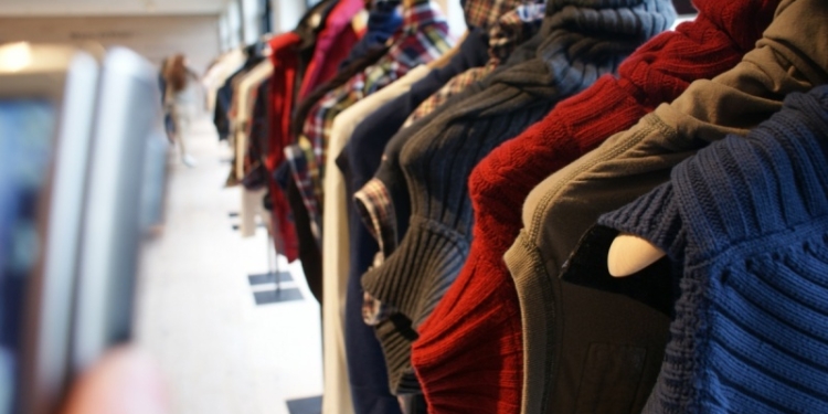 Отличная идея для Николаева: в Киеве появился благотворительный банк одежды