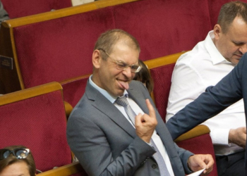 Водитель автобуса заявил: Пашинский стрелял первым. Аваков должен забрать у него наградное оружие