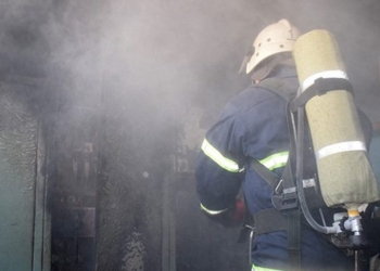 Спасатели ликвидировали пожар в многоэтажке Николаева. Два человека в больнице