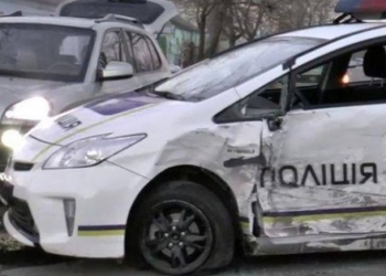 В Николаеве автомобиль патрульных протаранил внедорожник