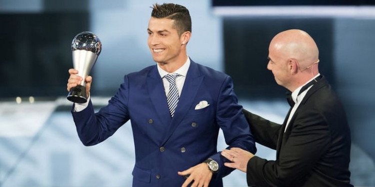 Роналду – лучший футболист 2016 года по версии ФИФА
