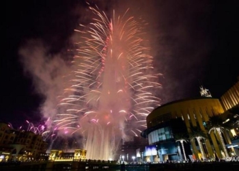 Грандиозный салют устроили в ОАЭ