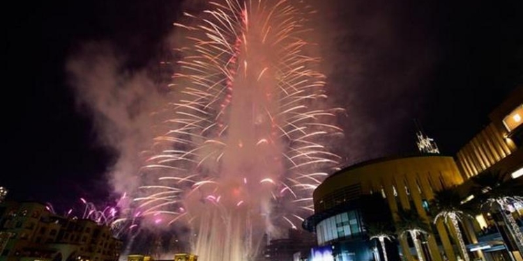 Грандиозный салют устроили в ОАЭ