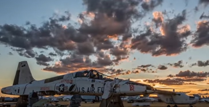 Разбирают на память и на запчасти. Кладбище военных самолетов в США