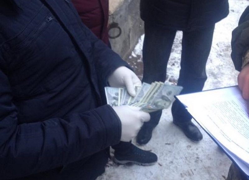 Во Львовской области задержали СБУшника, требовавшего $6,5 тысяч взятки 1