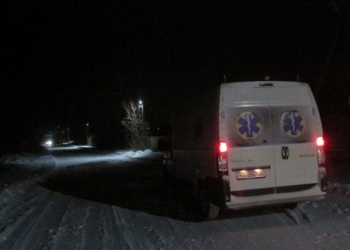 За первую ночь снежного циклона активисты вытащили из заносов 10 “скорых”