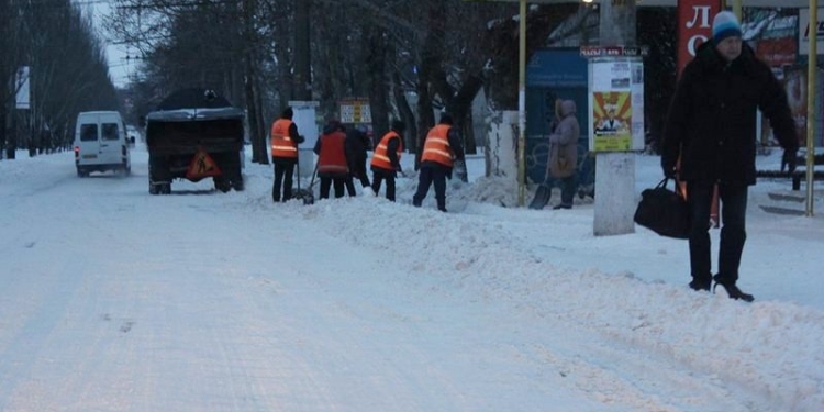 Основные магистрали Николаева расчищены от снега, ЭЛУ автодорог приступает к расчистке пассажирских остановок (КАРТА)