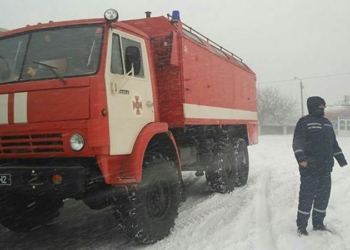 Спасатели открыли пункт обогрева на трассе Н-11 в Николаевской области и организовали мобильные патрули