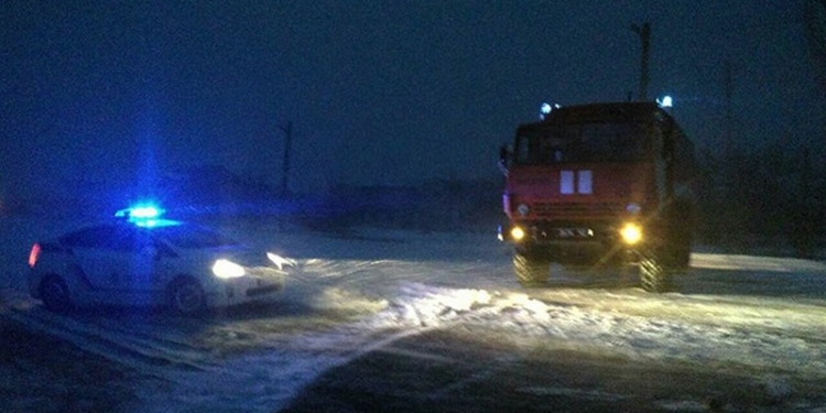 Спасатели открыли пункт обогрева на трассе Н-11 в Николаевской области и организовали мобильные патрули