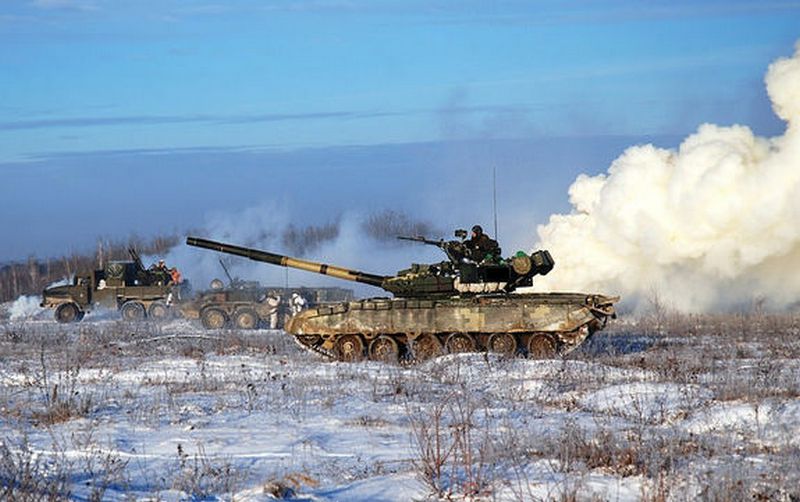 Порошенко поручил модернизировать танки ВСУ вместо закупки новой техники 1