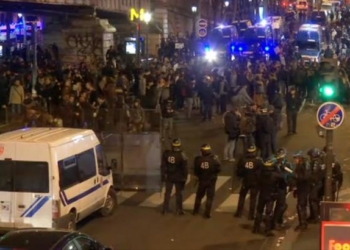 Из-за жестокости полиции в отношении мигранта в столице Франции – массовые беспорядки