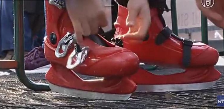 Катком у мэрии мало кого удивишь: в Париже на коньках можно покататься на крыше небоскреба