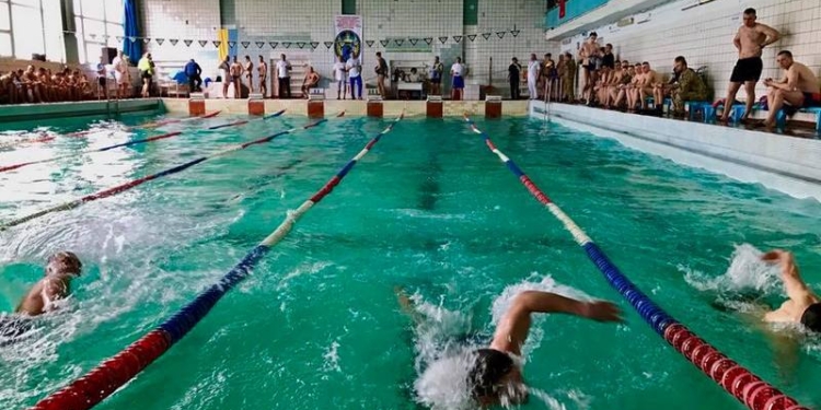 Памяти погибших очаковских «морских котиков»: в Николаеве прошли соревнования по плаванию