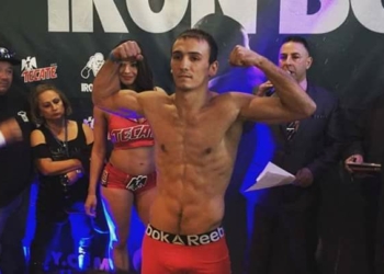 Нокаут во втором раунде: николаевский боксер Виктор Славинский эффектно дебютировал на профессиональном ринге