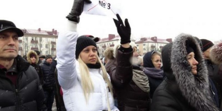 «Лукашенко, ты довел народ!»: в Беларуси продолжились акции протеста против налога на тунеядство