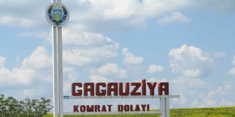 Из-за резкого потепления на озере в Молдове прорвало дамбу