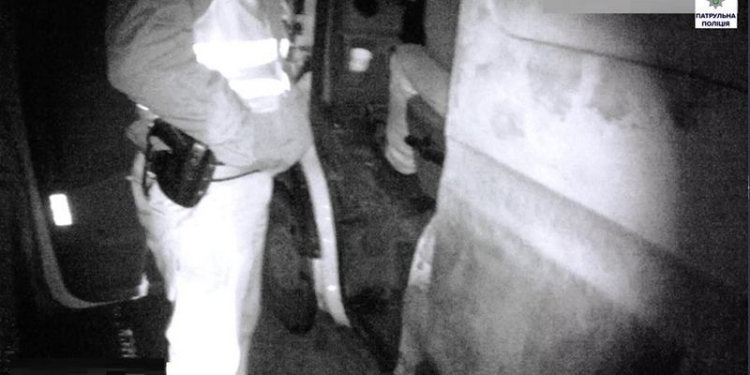 В Николаеве патрульные остановили «кайфонувшего» водителя, который был лишен права управления и находился под домашним арестом