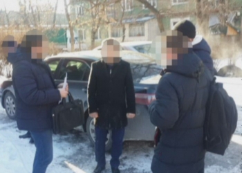 Один из прокуроров Днепра оценил свои «услуги» в $1,6 тыс. При получении всей суммы его и взяли
