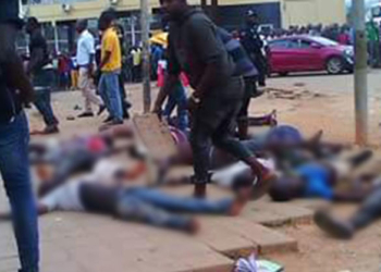 В Анголе на стадионе затоптали почти два десятка человек