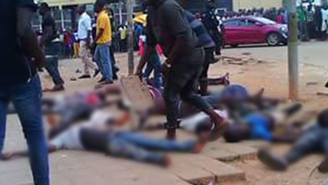В Анголе на стадионе затоптали почти два десятка человек