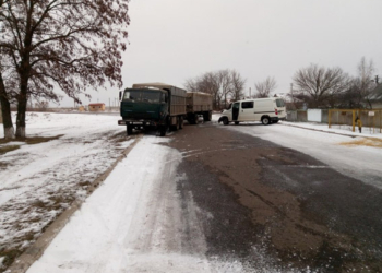 В Доманевке столкнулись грузовик и микроавтобус