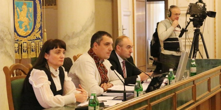Львовский облсовет поддерживает блокаду оккупированного Донбасса