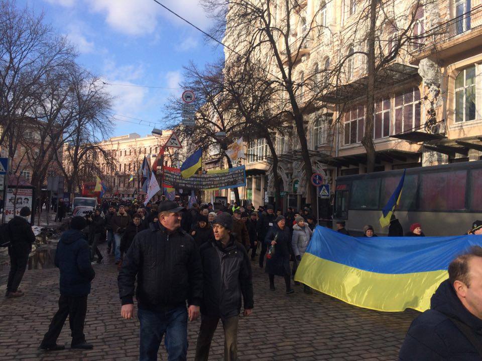 Беспорядки в Киеве. Блокадное вече и полиция - кто прав, кто не прав 1