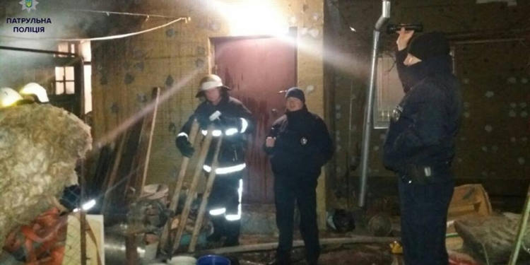 В Николаеве патрульные предотвратили пожар в здании