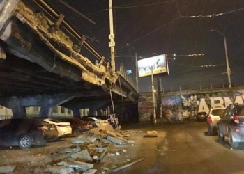 В Киеве рухнул Шулявский мост