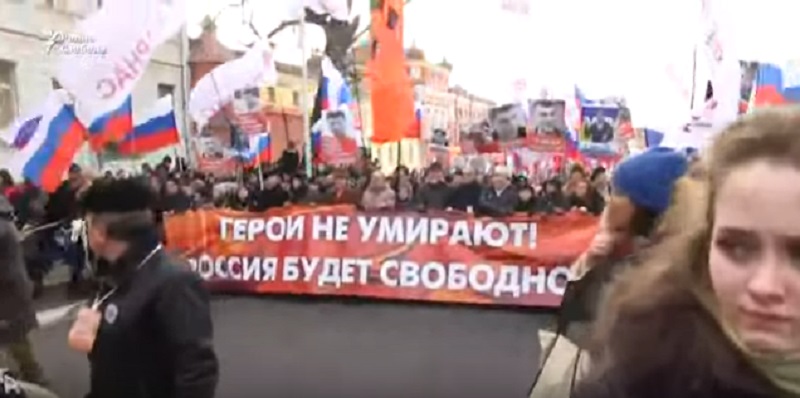 «Герои не умирают»: в Москве проходит Марш памяти Бориса Немцова 1