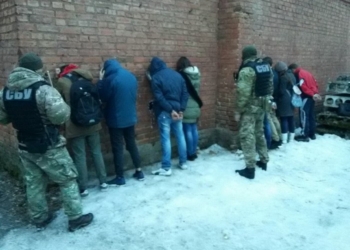 «Белые львы» в Кропивницком грабили и требовали от жертв признаваться в педофилии. А потом жертву «доили»…