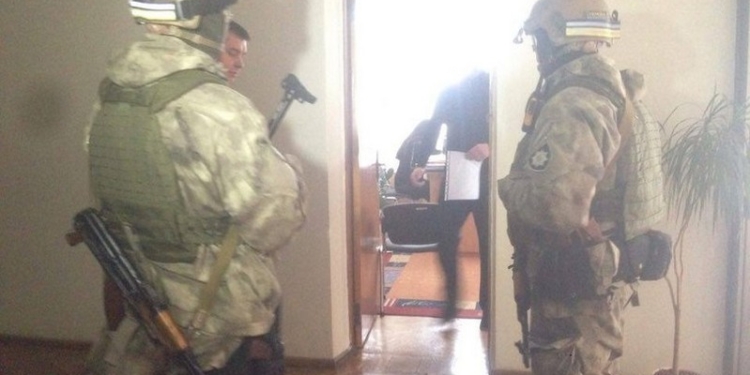 В Волынском облсовете вооруженные полицейские и сотрудники ГПУ проводят обыски