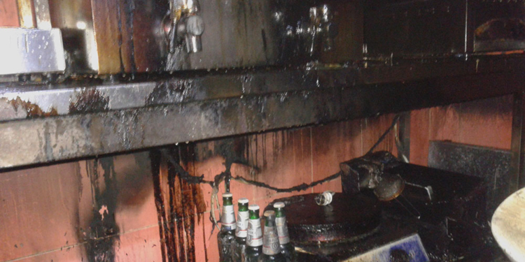 В Николаеве горело кафе фастфуда