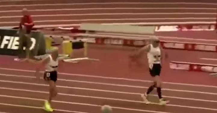 Такой бы старости да нашим ветеранам. В США ветеран второй мировой победил в забеге