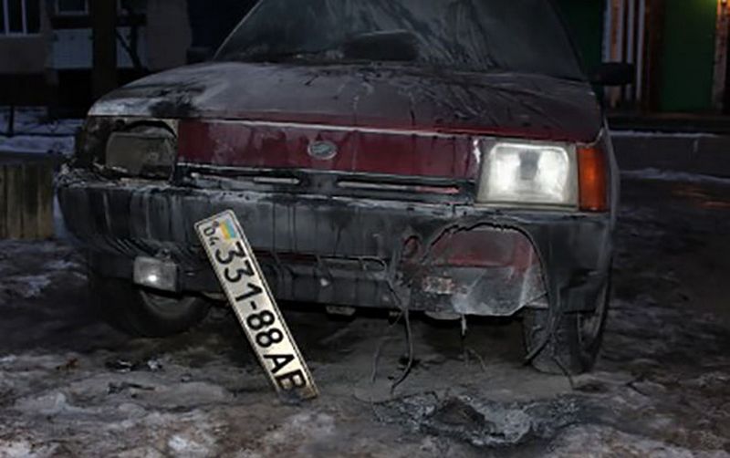 В Днепропетровской области неизвестные сожгли автомобиль редактора местного сайта 1