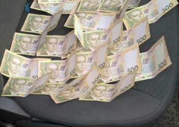 В Сумах на взятке задержали пограничника, который обещал подсобить с перемещением товаров через границу Украины