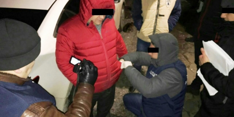 В Херсоне задержали на взятке высокопоставленного налоговика