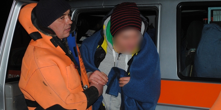 Хуже, чем ежик в тумане: в Николаеве 32-летний мужчина ночью вышел на лед и… потерялся