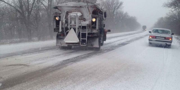 Резкое ухудшение погоды: дорожники Николаевщины отчитываются о сделанном за сегодня